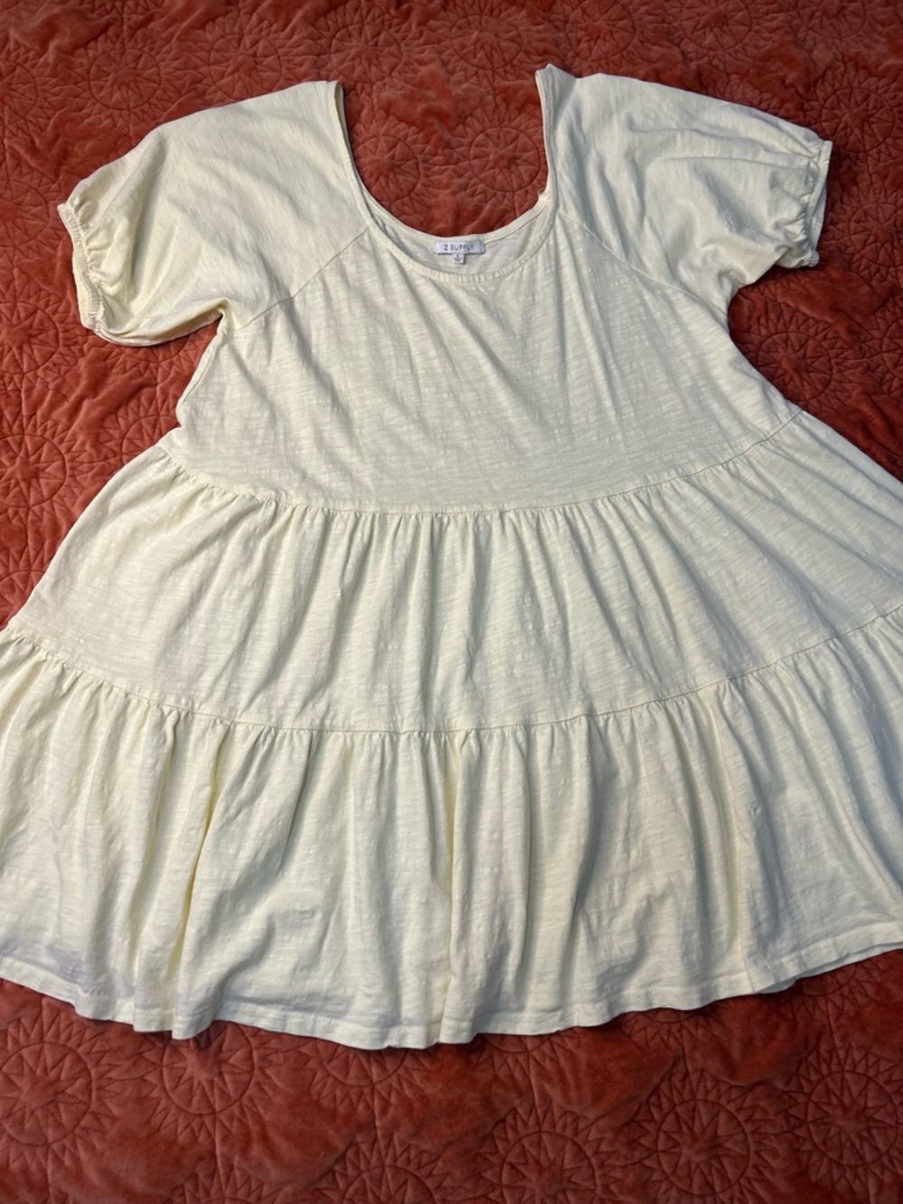 Z Supply Short Sleeve Tiered Tunic Tee in Pale Yellow Sz. L